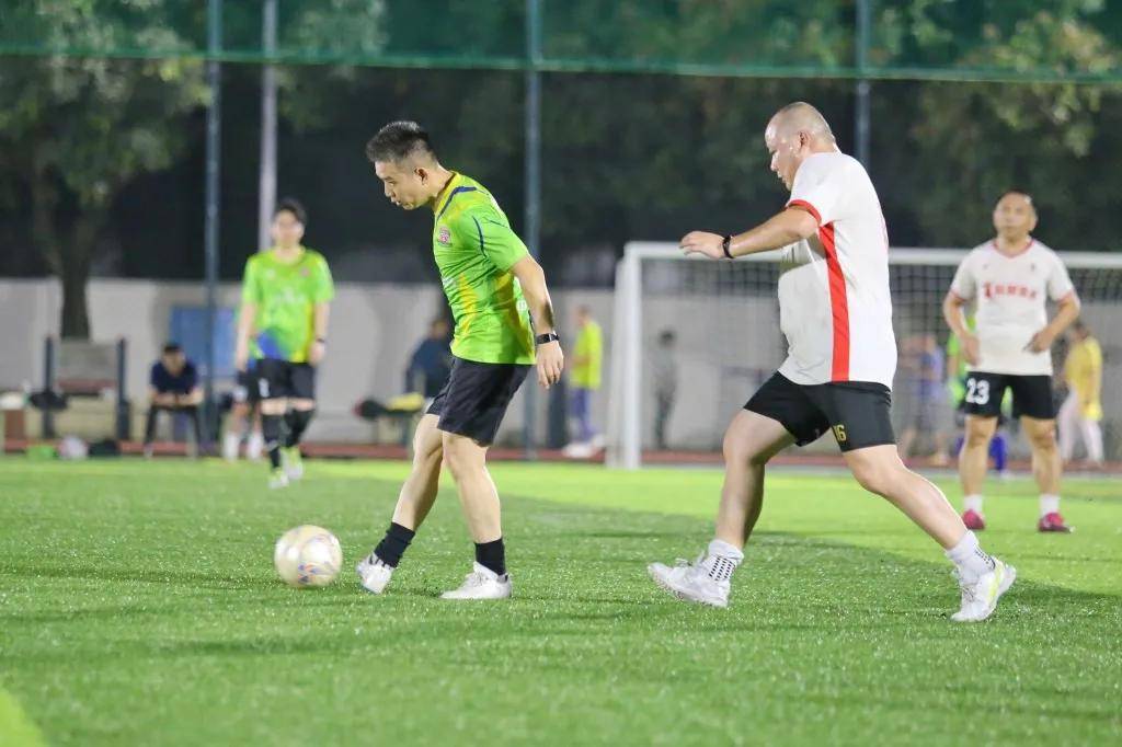 包含一场公益赛在本周末举行,联合球星为慈善事业献爱心的词条 包含一场公益赛在本周末举行,联合球星为慈善事业献爱心的词条