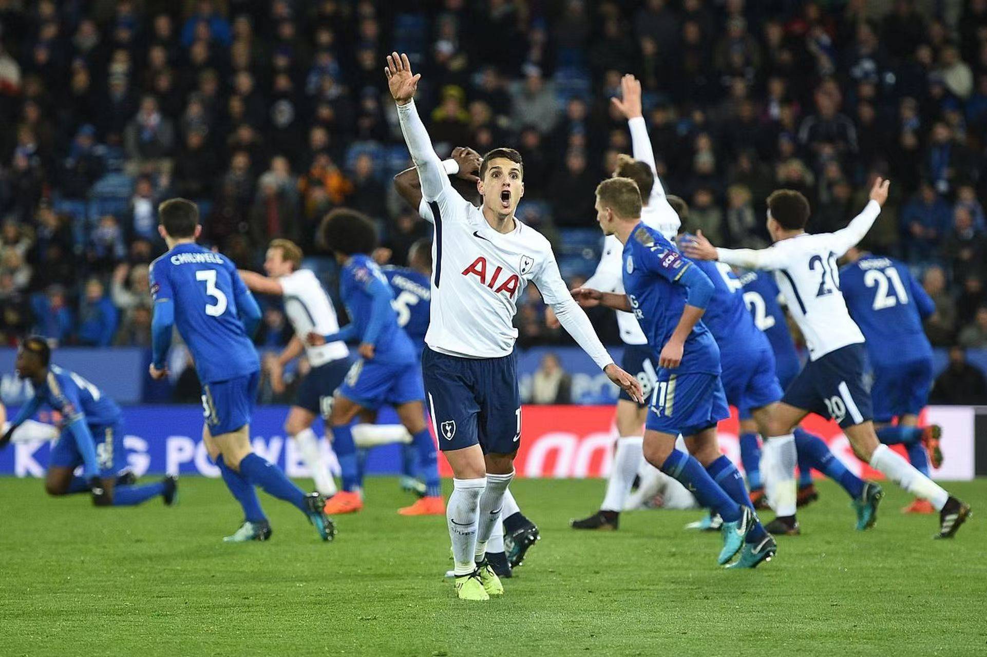 托特纳姆热刺前场传射得宝，领先积分榜的简单介绍