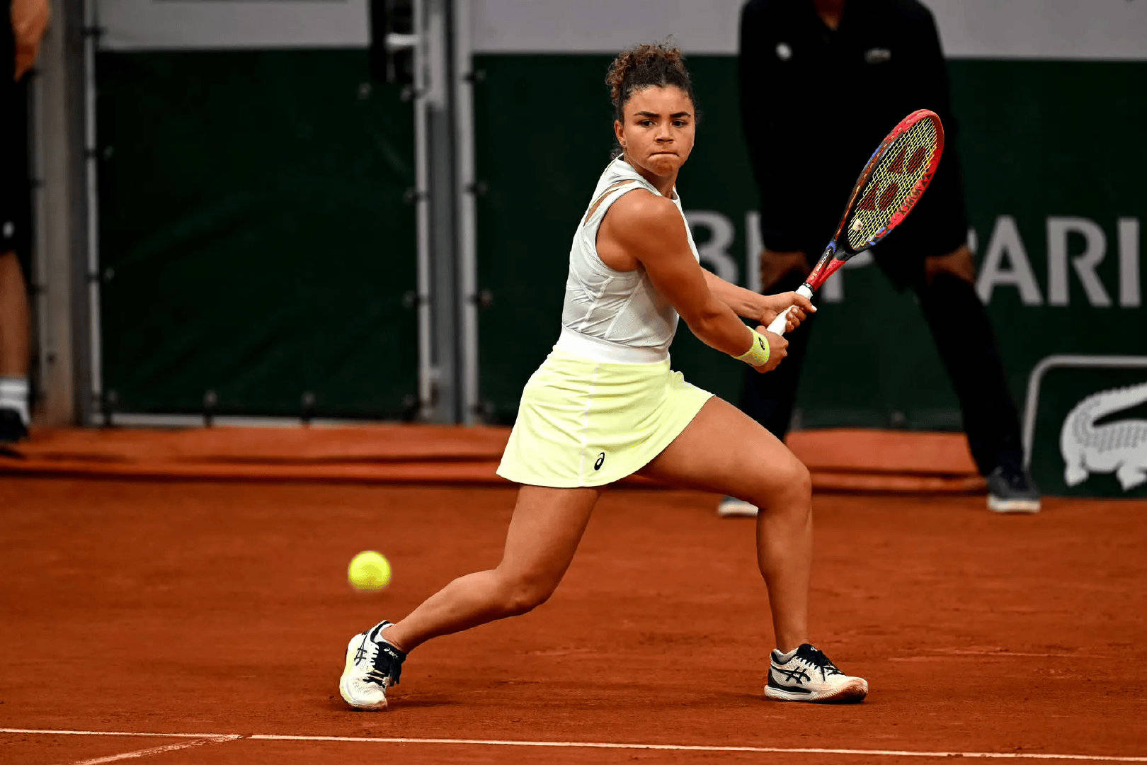 网球球员突破自我,表现堪称完美的简单介绍 网球球员突破自我,表现堪称完美的简单介绍