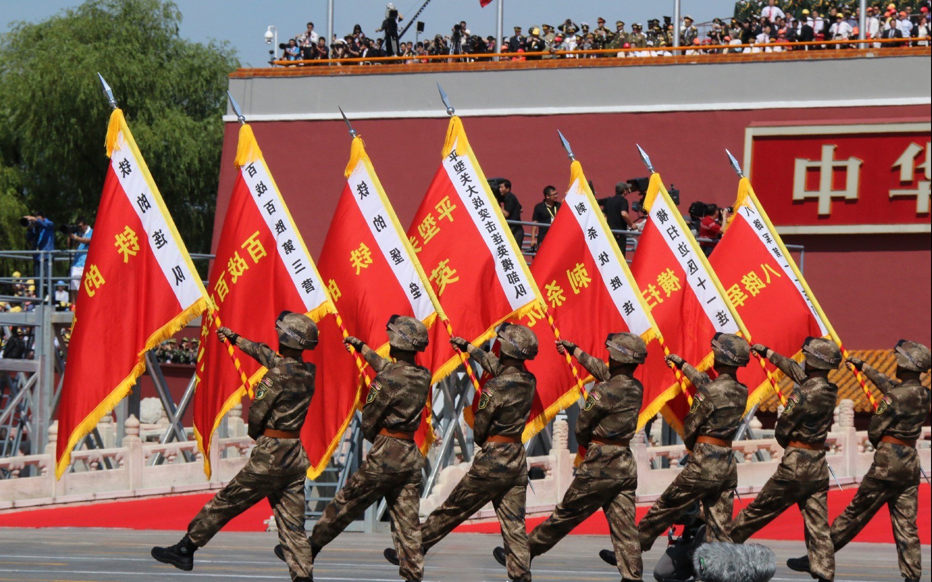 布克爆发狂砍40+国王队提前终结悬念轻取北京队